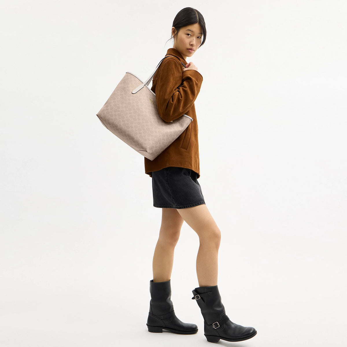 Coach Outlet City Tote Bag In Signature Canvas
